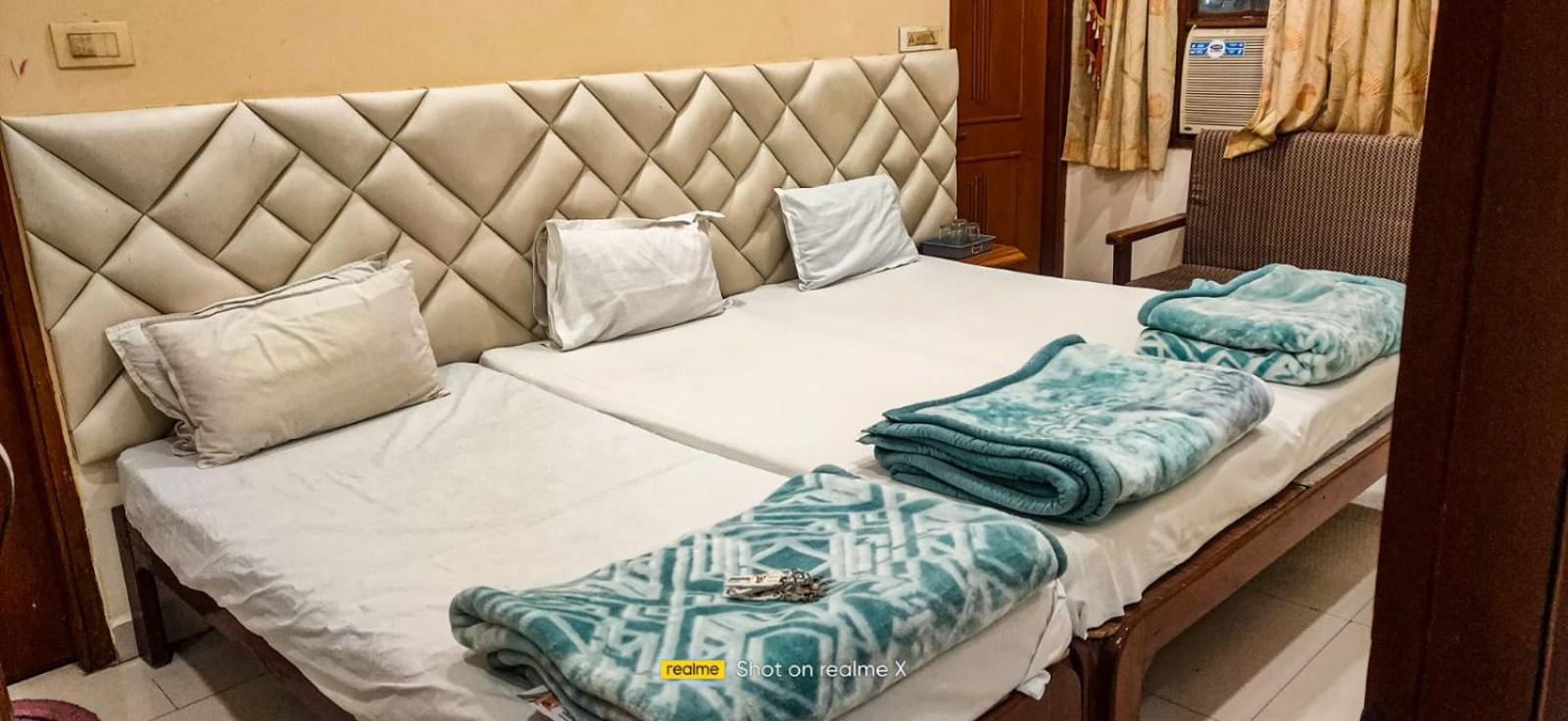 Hotel Pleasure Landmark ウッジャイン エクステリア 写真